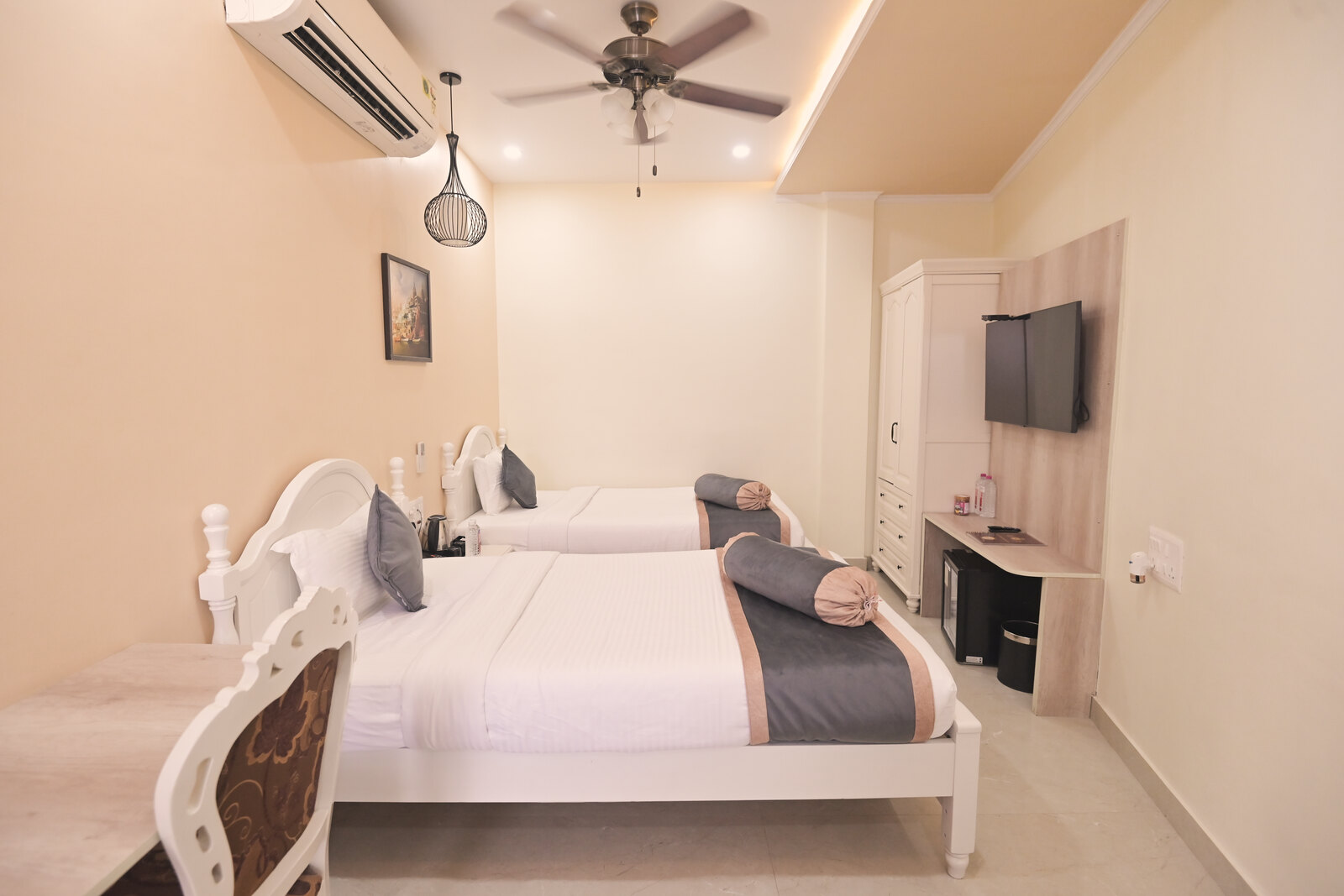 Premium Twin Room at Shree Ganesha Palace