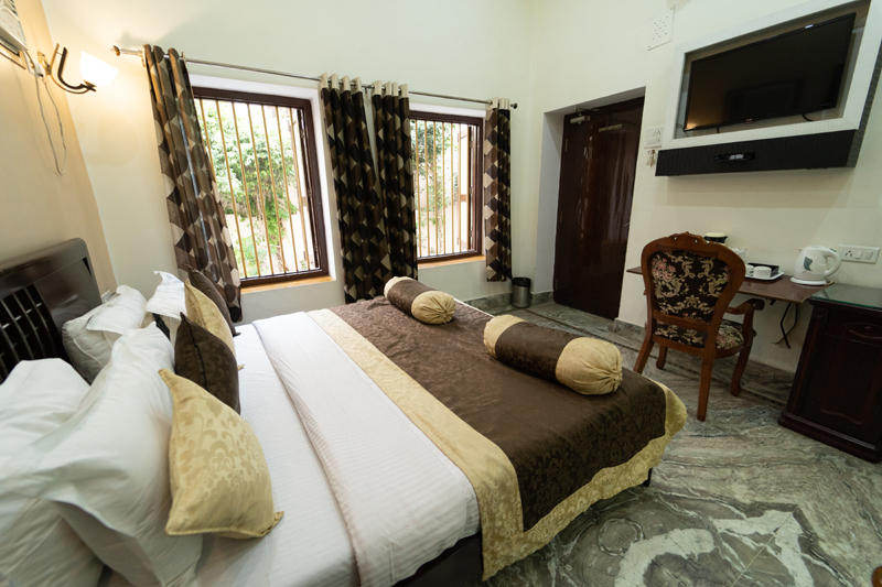 DELUXE ROOM 1