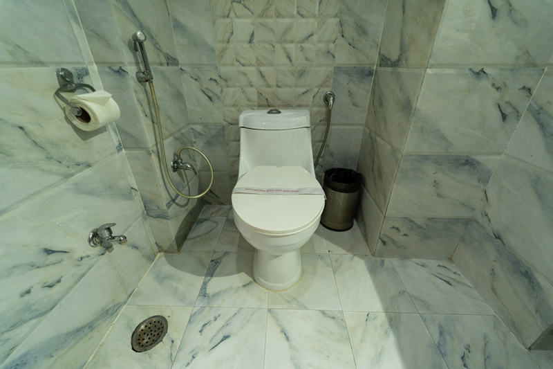 DELUXE ROOM WASHROOM